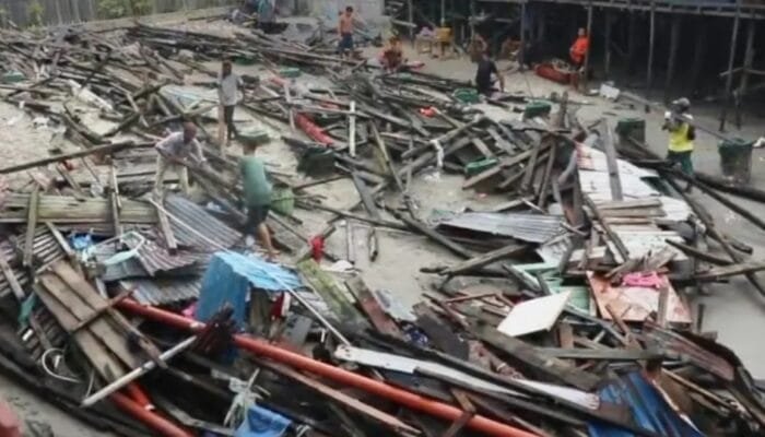 Ombak 3 Meter Robohkan 3 Rumah di Pesisir Balikpapan