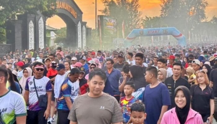 20 Ribu Warga Padati Jalan Sehat, Rebutan Umrah Gratis dan 10 Motor di Puncak HUT Kodam Mulawarman