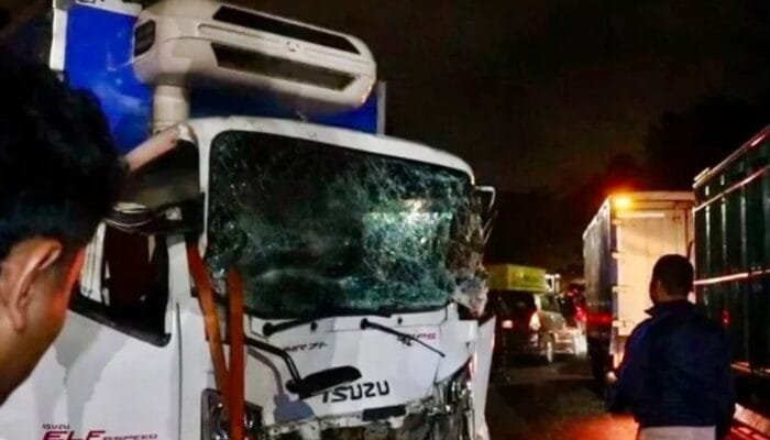 Kecelakaan Beruntun di Balikpapan, Truk Fuso Diduga Rem Blong Hantam Belasan Kendaraan