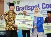 Pemprov Kaltim Salurkan Rp4,49 Miliar Beasiswa untuk 1.040 Mahasiswa di Berau