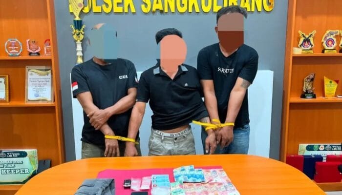Geledah Rumah di Kutim, Polisi Temukan 23 Paket Sabu di Dompet dan Toples