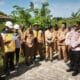 Wakil Wali Kota Balikpapan Bagus Susetyo meninjau progres pembangunan kolam retensi di DAS Ampal. (FOTO: SR/NIUS.id)