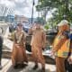 Wakil Wali Kota Balikpapan, Bagus Susetyo, meninjau progres proyek penataan Jalan M.T. Haryono. (FOTO: SR/NIUS.id)
