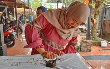 Dari Rawa Mangrove Bontang, Batik Motif Bangau Tongtong Tembus Pasar Internasional