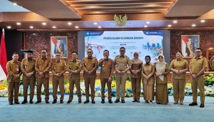 Proyeksi APBD Kaltim Turun ke Rp12 Triliun, Gubernur Kumpulkan Seluruh Kepala Daerah dan Rencanakan Pertemuan dengan Kemenkeu