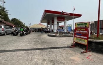 Ilustrasi Antrian BBM