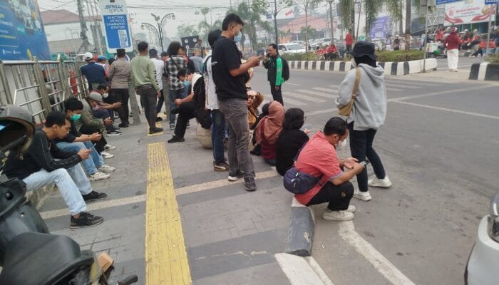 Aksi Protes PLN Bontang Berujung Mediasi, Wartawan Dilarang Meliput