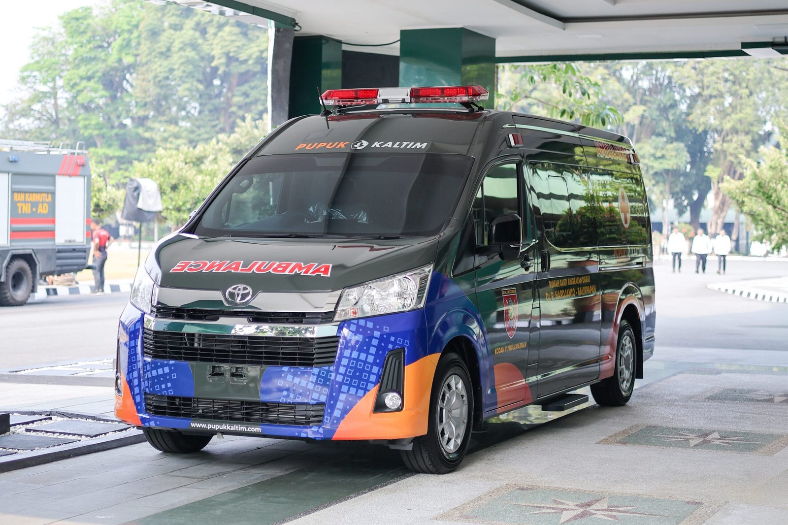 Dukung Layanan Kesehatan Masyarakat, Pupuk Kaltim Hibahkan Satu Unit Mini ICU ke Kodam VI/Mulawarman