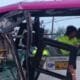 Tangkap layar kecelakaan bus karyawan tambang di Desa Suka Rahmat, Kecamatan Teluk Pandan, Kabupaten Kutai Timur (Kutim), Senin (21/9/2026).