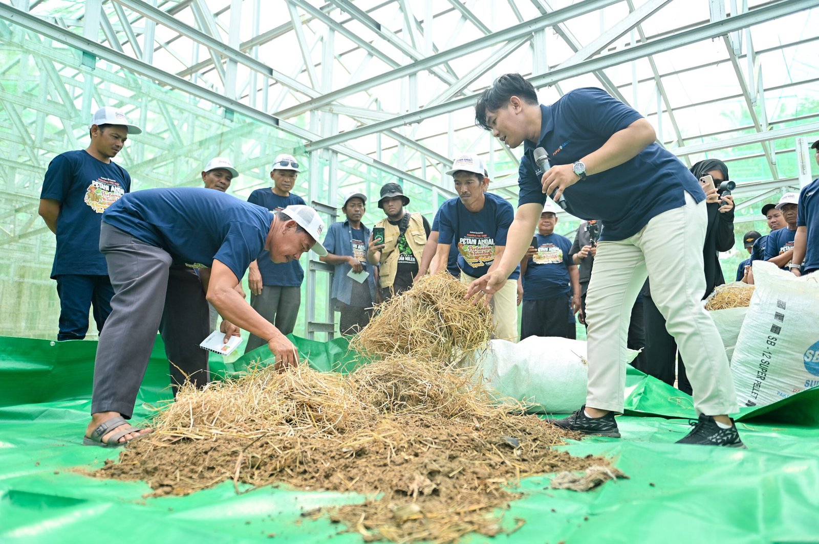 PT Pupuk Kaltim bekali 30 petani Kecamatan Marangkayu, Kutai Kartanegara melalui program Peningkatan Kapasitas Petani (PAK TANI)
