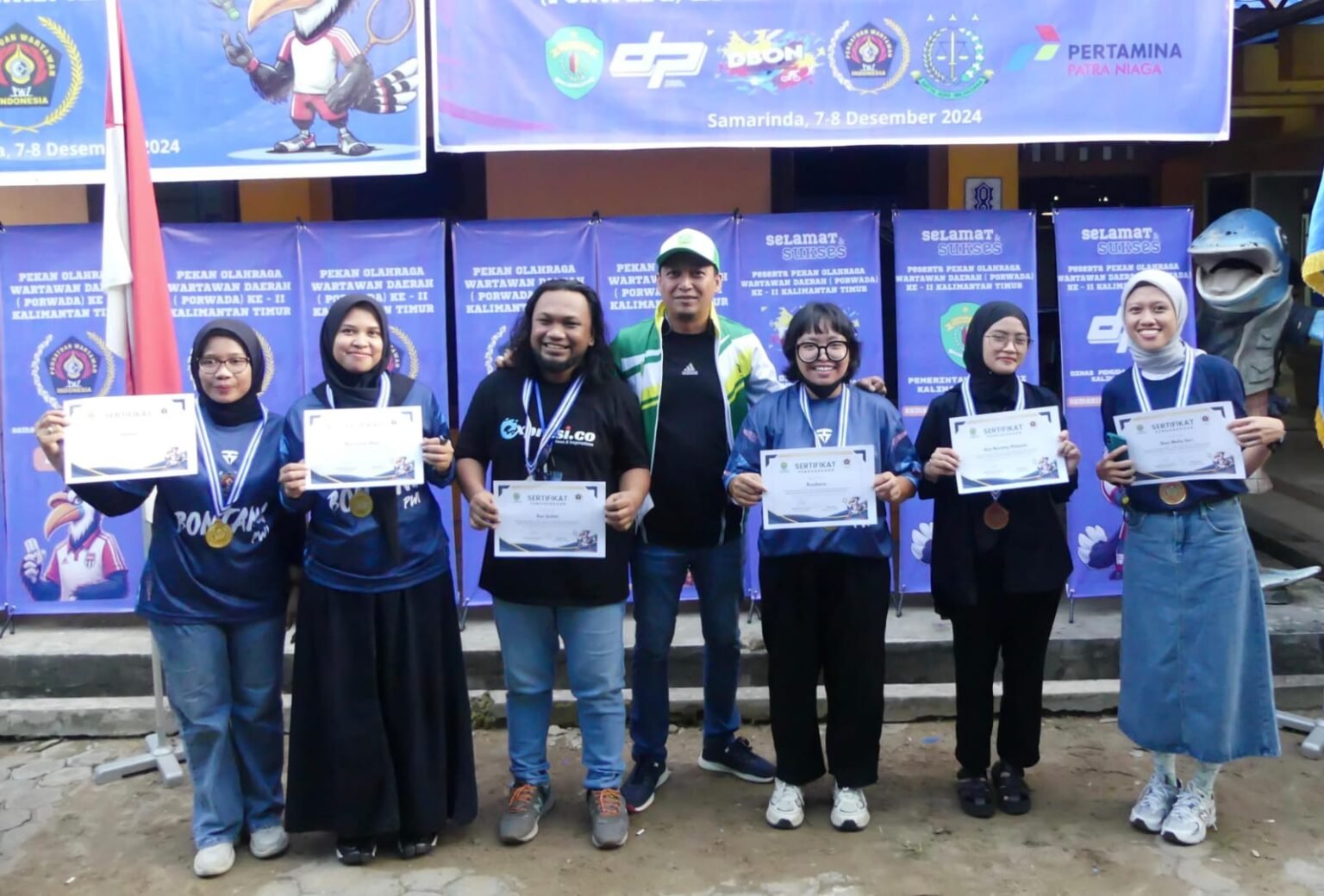 Foto bersama pemenang karya jurnalistik Porwada II Kaltim di Samarinda, Selasa (10/12/2024).