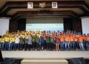 Foto bersama Badak LNG & SMK Nusantara Bontang usai kunjungan industri untuk mengenal aktivitas operasional, teknologi, keselamatan kerja, serta kompetensi dunia profesional.