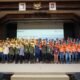 Foto bersama Badak LNG & SMK Nusantara Bontang usai kunjungan industri untuk mengenal aktivitas operasional, teknologi, keselamatan kerja, serta kompetensi dunia profesional.