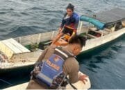 Mesin Mati di Tengah Laut, Lima Pemancing di Kutim Dievakuasi Satpolairud