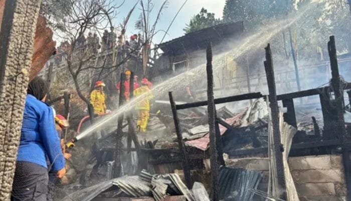 Ditinggal Antar Pesanan, Tempat Usaha Kerupuk di Balikpapan Ludes Terbakar
