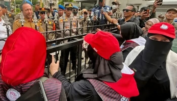Aksi “Save Children” di Kantor Gubernur Kaltim, TRC PPA Minta Penanganan Karhutla Lebih Serius