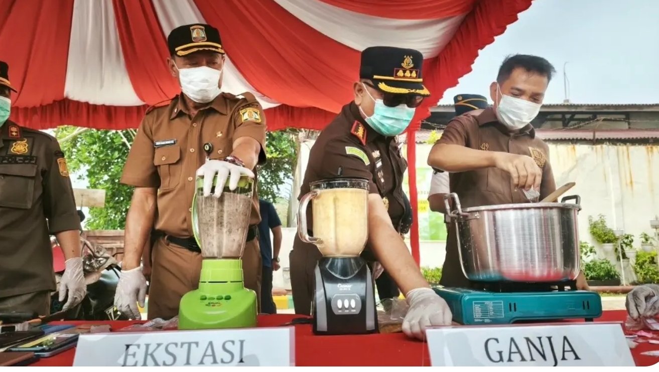 339 Gram Sabu hingga 11 Senjata Tajam Dimusnahkan Kejari Balikpapan