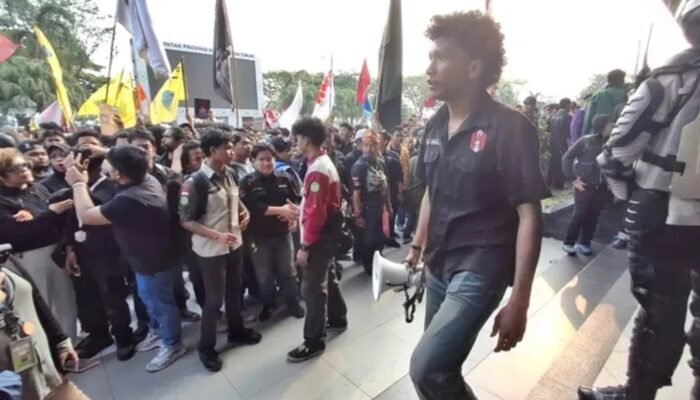 Geram Demo di Kantor Gubernur Kaltim, Desak Karhutla Jadi Bencana Nasional