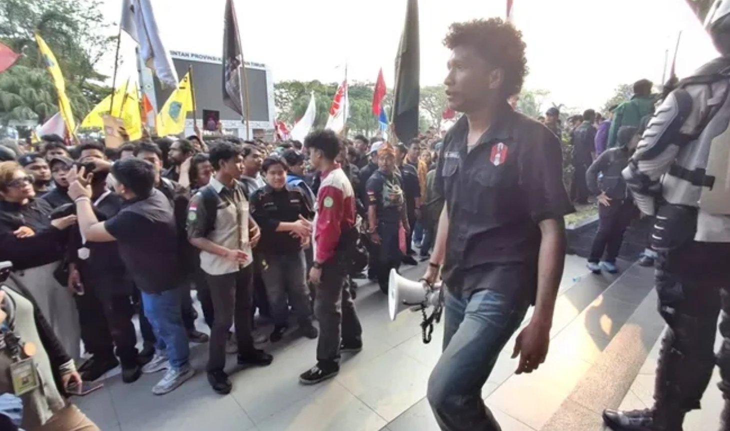 Geram Demo di Kantor Gubernur Kaltim, Desak Karhutla Jadi Bencana Nasional